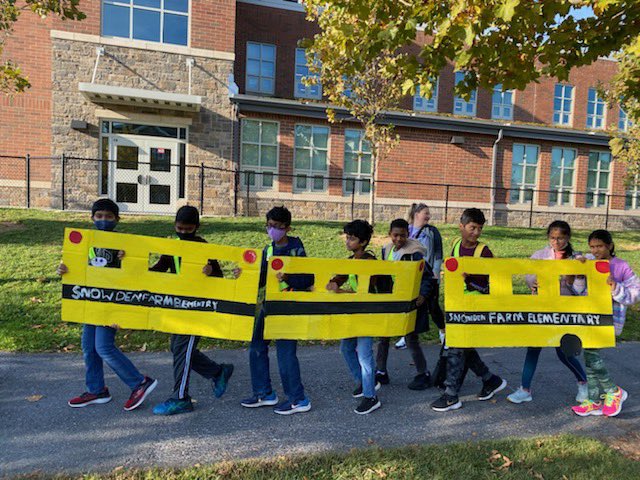 DrYolandaAllen's tweet photo. Walk to School Day at SFES. #stallionpride https://t.co/Hx7orfWG3j
