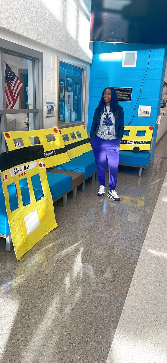 DrYolandaAllen's tweet photo. Walk to School Day at SFES. #stallionpride https://t.co/Hx7orfWG3j