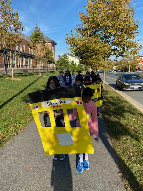 DrYolandaAllen's tweet photo. Walk to School Day at SFES. #stallionpride https://t.co/Hx7orfWG3j