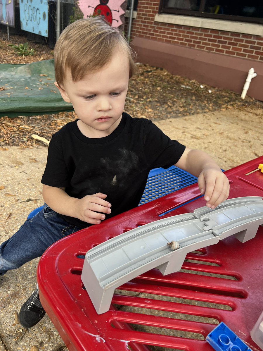 ecectupelo's tweet photo. Mrs Dover’s class loving outside centers! #tosd https://t.co/mdLcNVbQRK