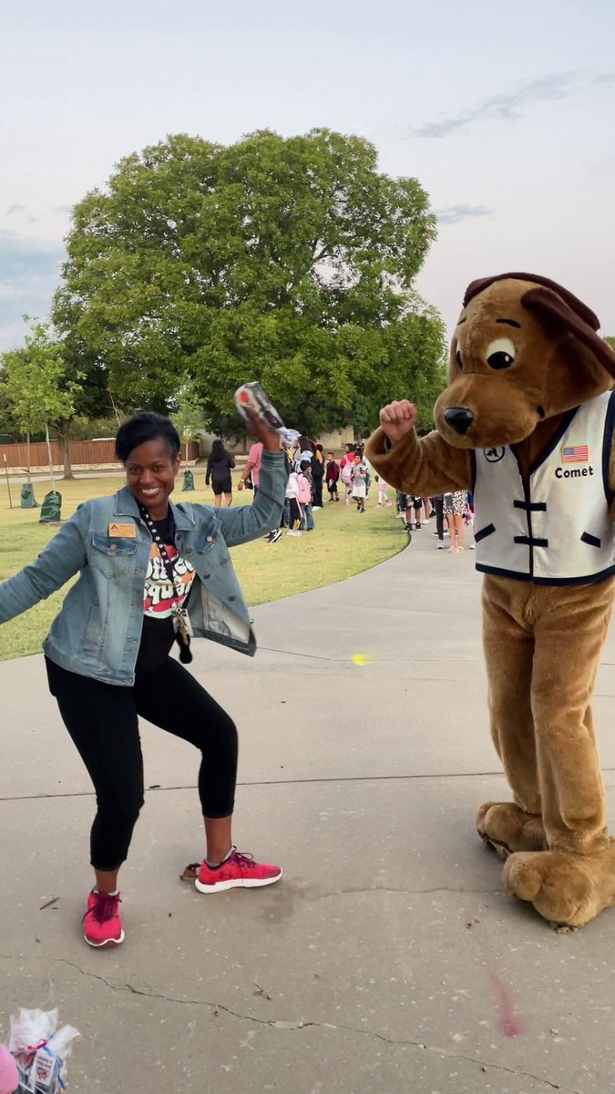 Today was Walk and Bike to School day, and it was fabulous to see so many kids getting some great exercise on the way to school this morning! AND...our very own Mrs. Jackson and Comet made a special appearance!