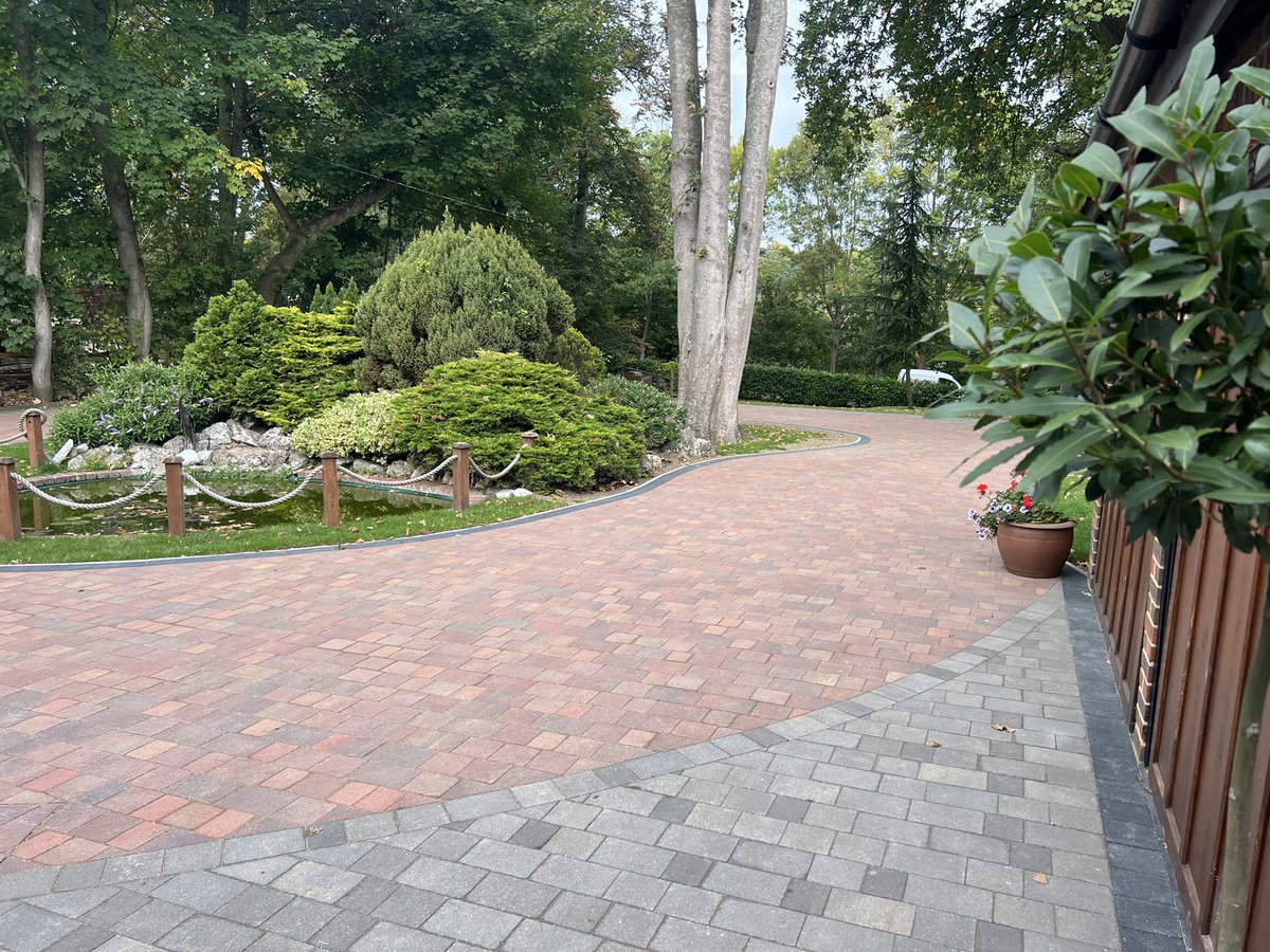 Paramount Paving tweet media