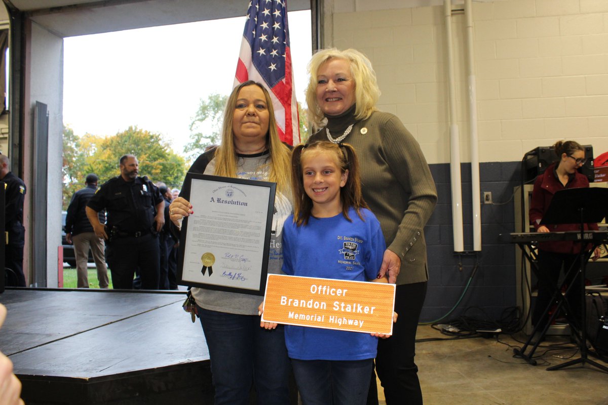 WLS sends gratitude to <a href="/gkraltoledo/">Chief George Kral</a> , <a href="/ForSobecki/">Former Ohio Rep Lisa Sobecki</a> , <a href="/PaulaHicksHuds1/">RepPaula HH</a> , <a href="/wadekaps/">Mayor Wade Kapszukiewicz</a>  for giving their time today to help honor our Panther.