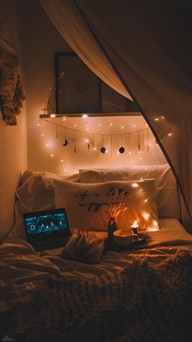 紫香🐈‍⬛ on Twitter "RT AcademiaDreams blanket fort, fairy lights