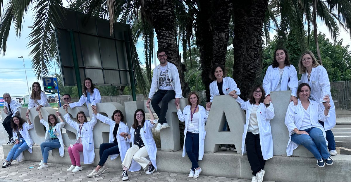 farmaelx's tweet photo. El equipo @farmaelx se une al reto del abrazo #ReEncuentroSEFH 🫂 .Deseando reencontrarnos con vosotros en el @67CongresoSEFH @sefh_ #sefh22. Retamos a nuestros compañeros de @FarmaciaPONSAL @FarmaciaHGUCS @javiermerinotfe. https://t.co/OGqzkCldlu