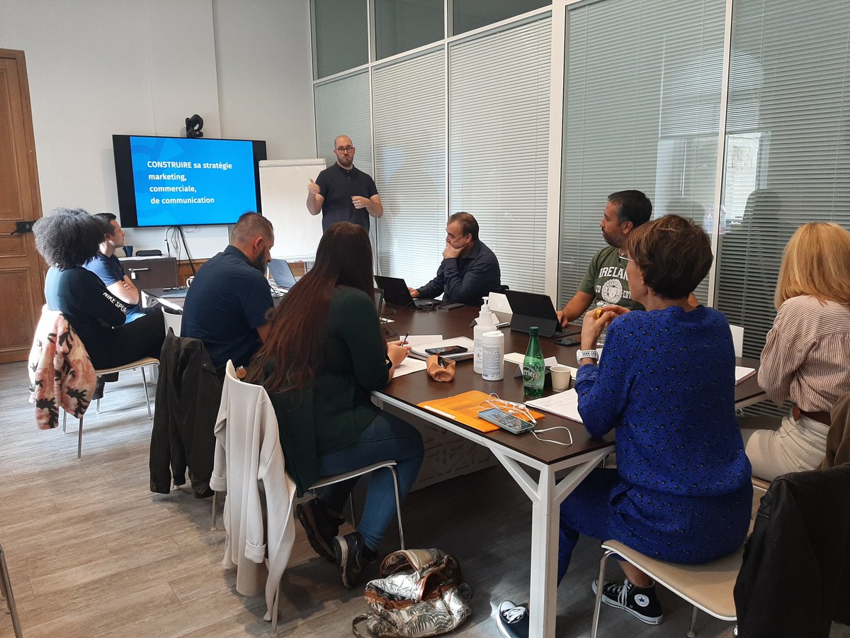✏️La formation "5 jours pour entreprendre" organisée actuellement à Nîmes continue.

Aujourd'hui, nos porteurs de projet ont travaillé sur leur stratégie marketing et commerciale 🚀

#entreprendre #entrepreneur #gard #creationentreprise #marketing #stratégie #formation