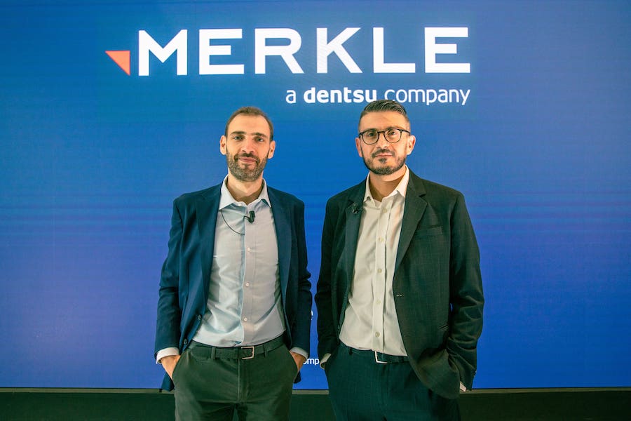 BrandNewsToday's tweet photo. Una domanda "dal basso" e nessuna paura della situazione congiunturale accompagnano l'arrivo in Italia di @Merkle , sigla di @dentsuIT, leader in customer experience management #CXM
 https://t.co/0DU93yshMi https://t.co/lVNOm6Q8y1