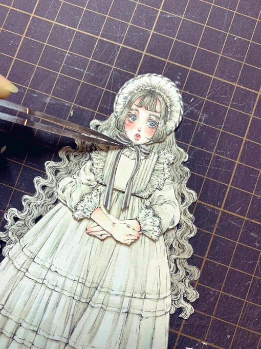 組んだらほとんど見えなくなった髪の毛。 