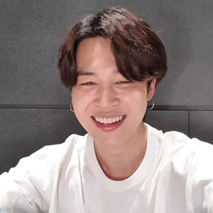GemVibha's tweet photo. Happy Birthday 🐣, 
To the man I adore, love and respect so much. Over the years if there's someone I've always found comfort in, its you. Your lively smile and warmth makes every day so much better to live. 
I will always hold onto your warmth, love @BTS_twt
#HappyBirthdayJimin https://t.co/49DtmIBX66