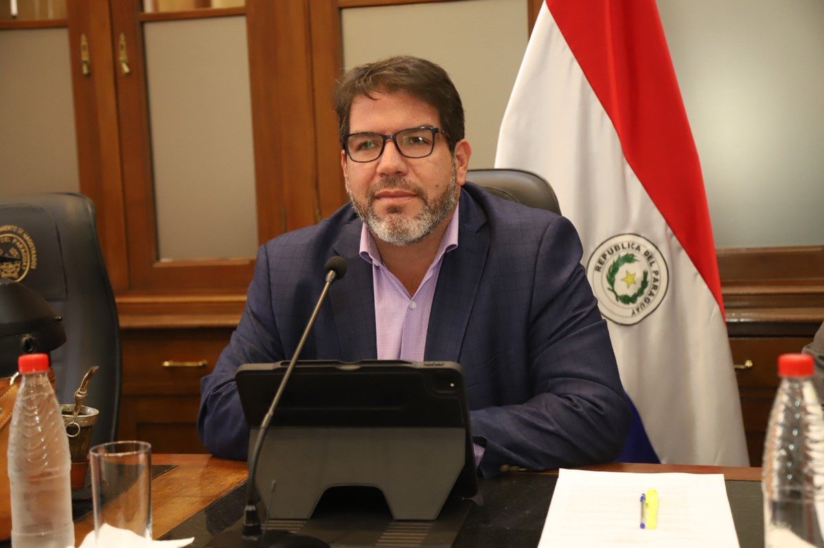 780AM's tweet photo. 𝗣𝗔𝗟𝗔𝗖𝗜𝗢 𝗗𝗘 𝗝𝗨𝗦𝗧𝗜𝗖𝗜𝗔⚖️| 

⚖️ El pleno de la Corte reincorpora en el cargo al juez de Hernandarias Nelson Ojeda, destituido por el @Jem_py por denunciar "aprietes"

🎙️Vía @Noeliagonzapy #780AM https://t.co/4cEfTe17LF