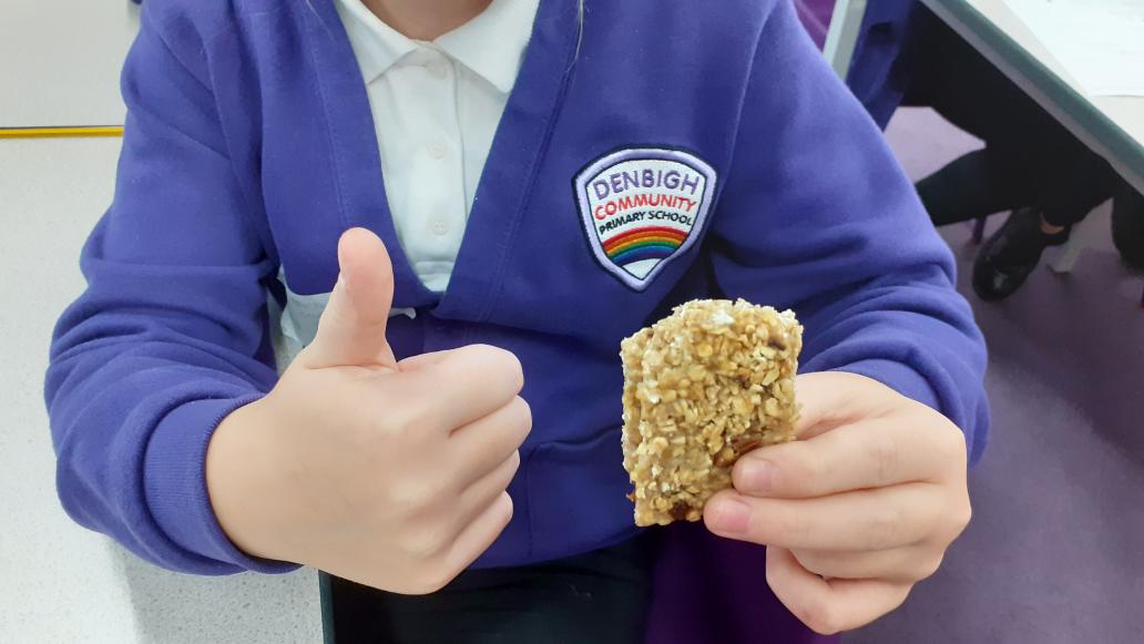 phunkytyneside's tweet photo. Great 'Sugar Shocks' workshops @denbighcps this afternoon. Lots of good detective work and discussion plus the tasting of healthy snacks! #PhunkyFoods #inspiringhealthykids #inspiringhealthyfutures https://t.co/kAl1Y0LYuP