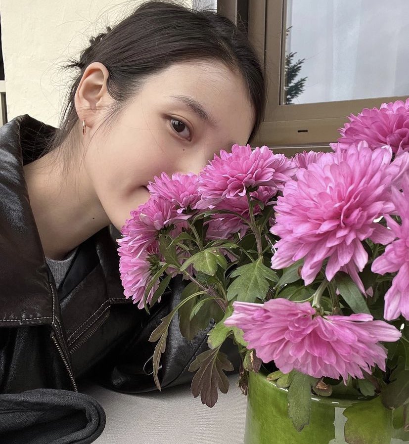 iuvisuals's tweet photo. #IU #이지은
#키스가죄 #밤을걷다 https://t.co/wQMQknGXAr