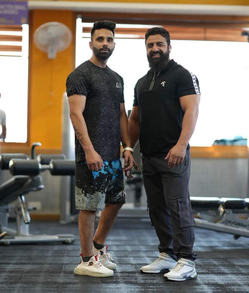 iamaarizbhat's tweet photo. Stay Focused, Stay Humble
#coach #headtrainer #mentor #anytimefitness #anytimefitnessindia #purpleπ #purplearmy #letsmakehealthyhappen #srinagar #jammu #kashmir https://t.co/9loQKnbXSZ