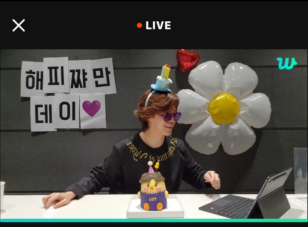 btsslove07's tweet photo. Happy birthday jimin 
Happy birthday mochi
His cake is so cute 😩 just like him 
#HappyBirthdayJimin #happyjiminday jimins jimine JIMIN LIVE https://t.co/vp63gNYXZG