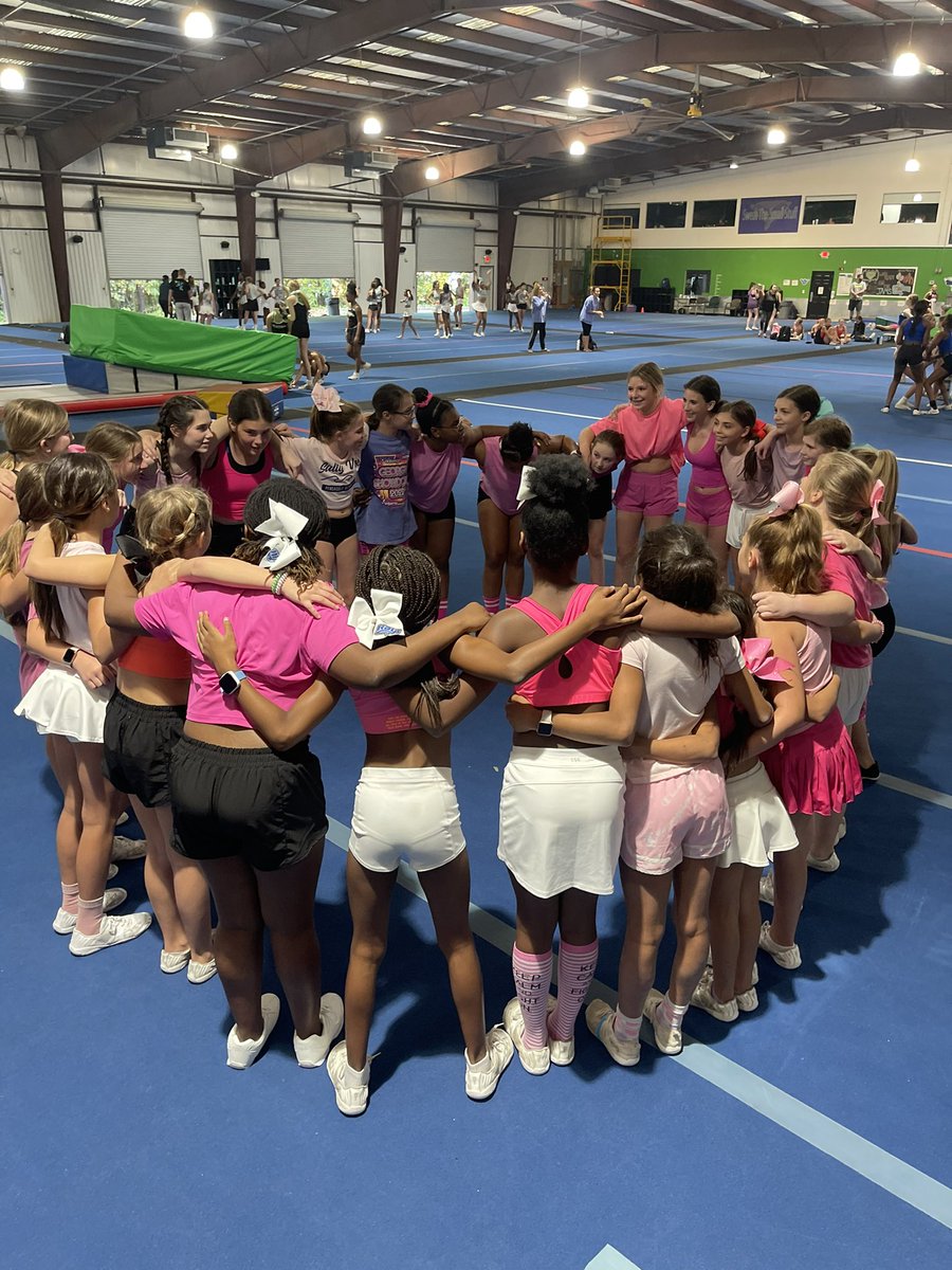 Our first huddle for our first full out! We LOVE the grind preparing for the jams! 🍋💛