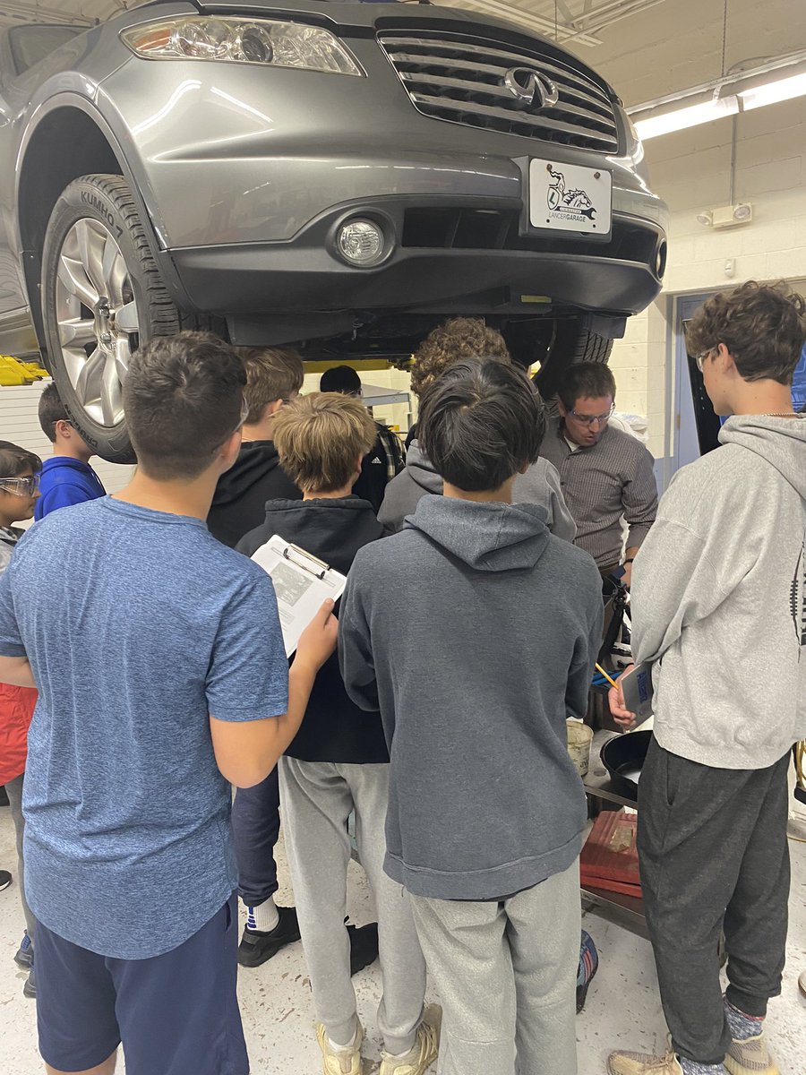 BattistRock's tweet photo. Spent yesterday morning with Mr. Richards and his awesome class of students at the Lancer Garage! It’s always so special when you hear a student say, “This is so much fun!” #OnlythebestatLHS https://t.co/UYRH3xH89d