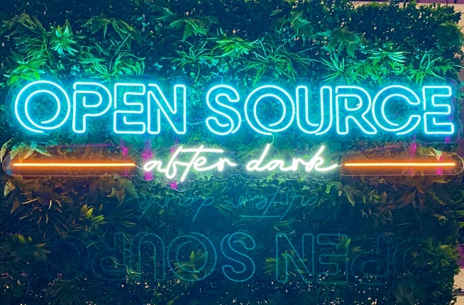 AWSOpen's tweet photo. Come to our Open Source After Dark #KubeCon party in Detroit! We’ll have food trucks, carnival and arcade games, a DJ and dance floor and more! Wednesday Oct. 26 from 8-11 p.m. RSVP now!  https://t.co/EGBMyWEwxM https://t.co/VzJ7mO0Tjr