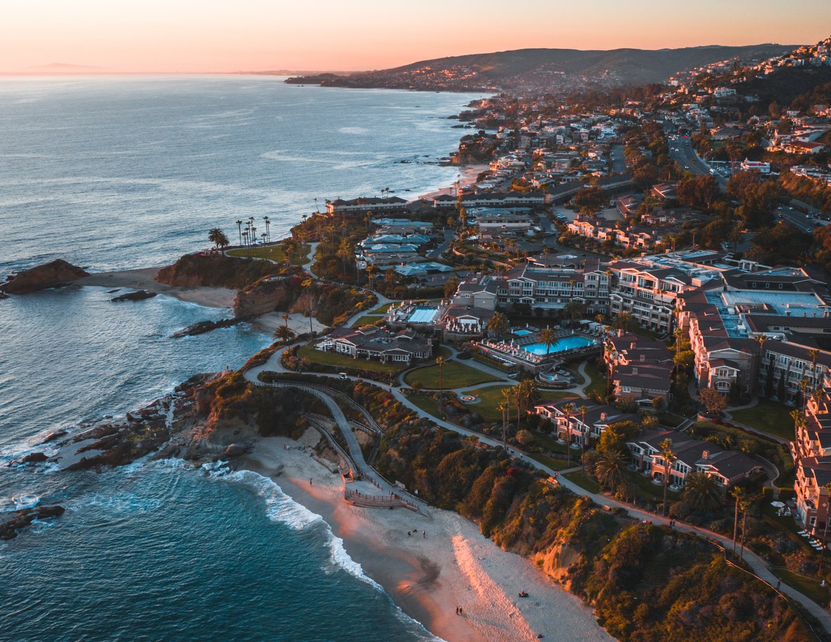 Today the BQT Team (including <a href="/NoahTarnow/">Noah Tarnow (Fight for Voting Rights!)</a> + @J_Keith) is en route to one of our all-time favorite venues, the lovely <a href="/MontageLaguna/">Montage Laguna Beach</a>, our first gig there since the Before Times… #LiveTrivia #TriviaProfs #EventProfs #LiveEvents…