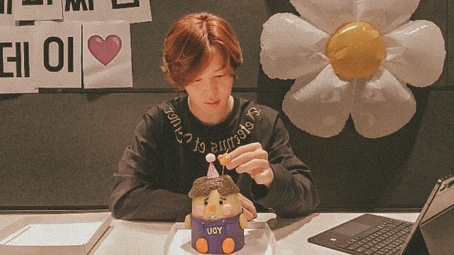 miniesdiary's tweet photo. birthday boy 🐥🎂⭐️ https://t.co/Sa5vxSfDSg
