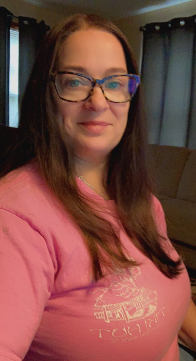 TessaRaeB's tweet photo. @Thrive_CAS Let's go pink for #BreastCancerAwareness
Are you wearing pink ?
#ThriveForACause 🎗️💖 https://t.co/PQGL5UdMyL