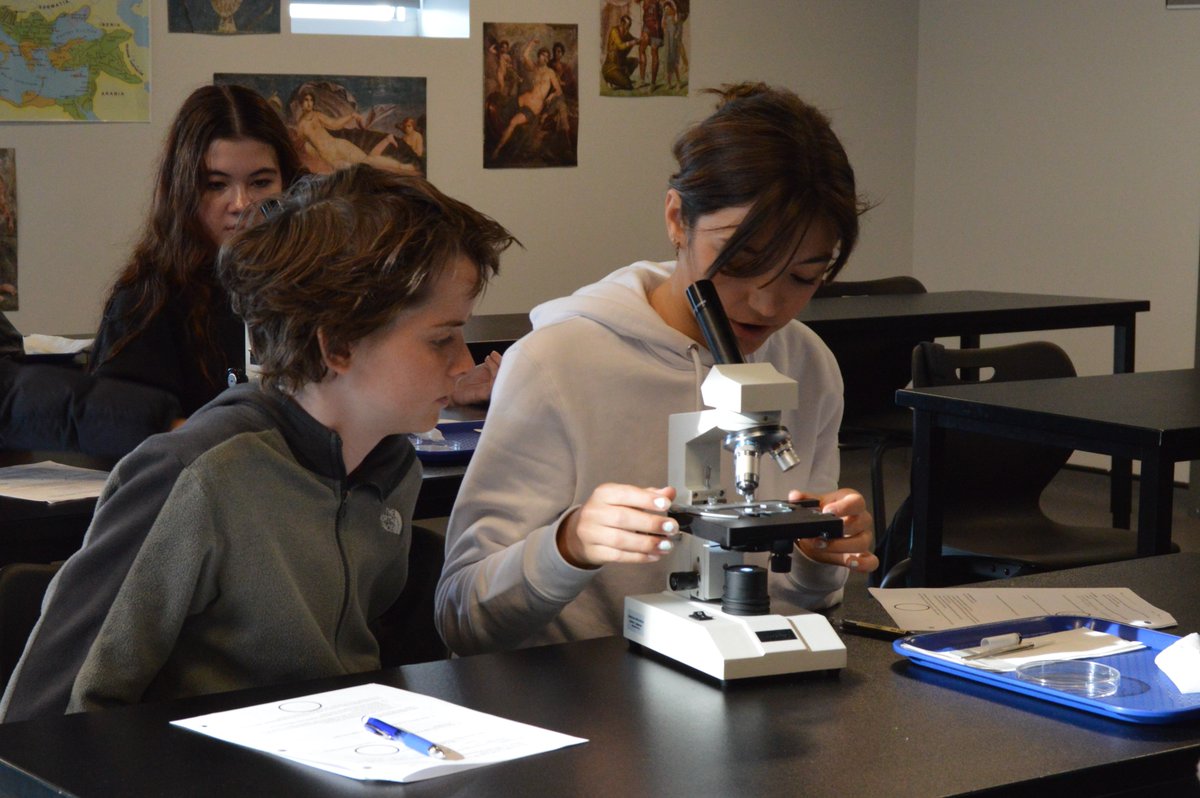 BASISIndBK's tweet image. What a pleasure to stop by Ms. Thorne's biology lab this morning at our Upper School campus. #scientistsatwork #microscopelab #teachersmakeadifference