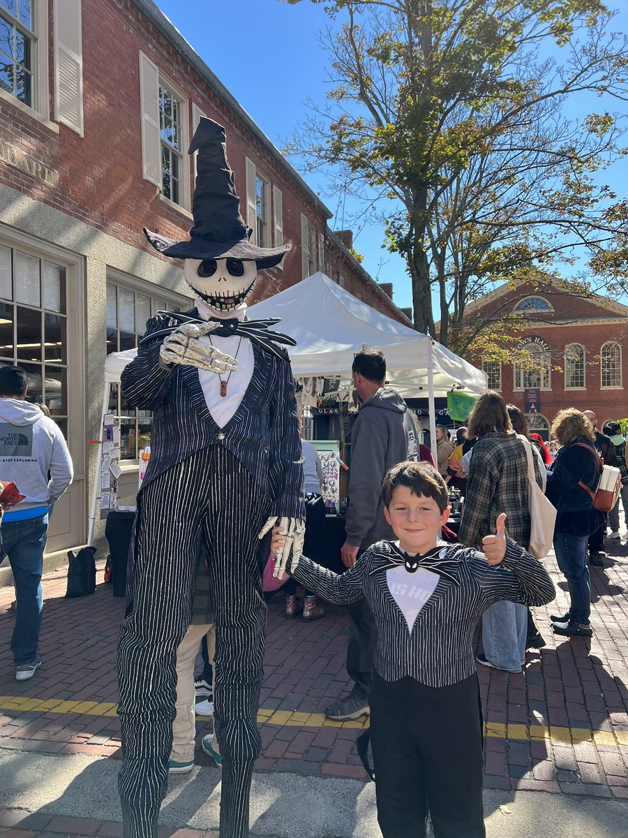 AMWatsonAuthor's tweet photo. Meeting Jack Skellington was a highlight of our trip to Salem, MA. #salemjack https://t.co/PvBEXlx75N