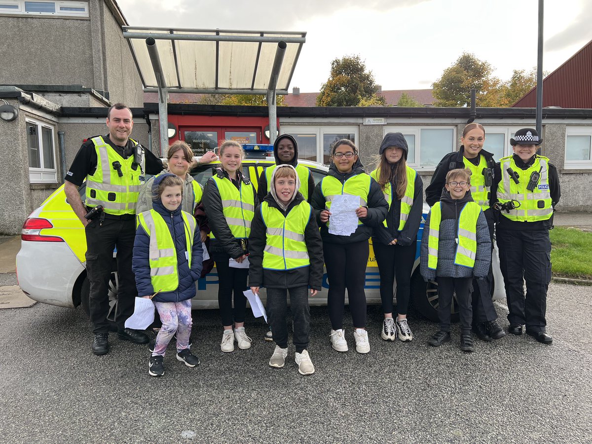 Some Primary 7 &amp; 6 pupils took part in the Junior Cop Initiative which looked at raising awareness of speeding and safe driving around our school. They really enjoyed getting to interview drivers! <a href="/BrambleBraeSch/">Bramble Brae School</a> <a href="/GiraudMrs/">Mrs Giraud</a> #juniorcop