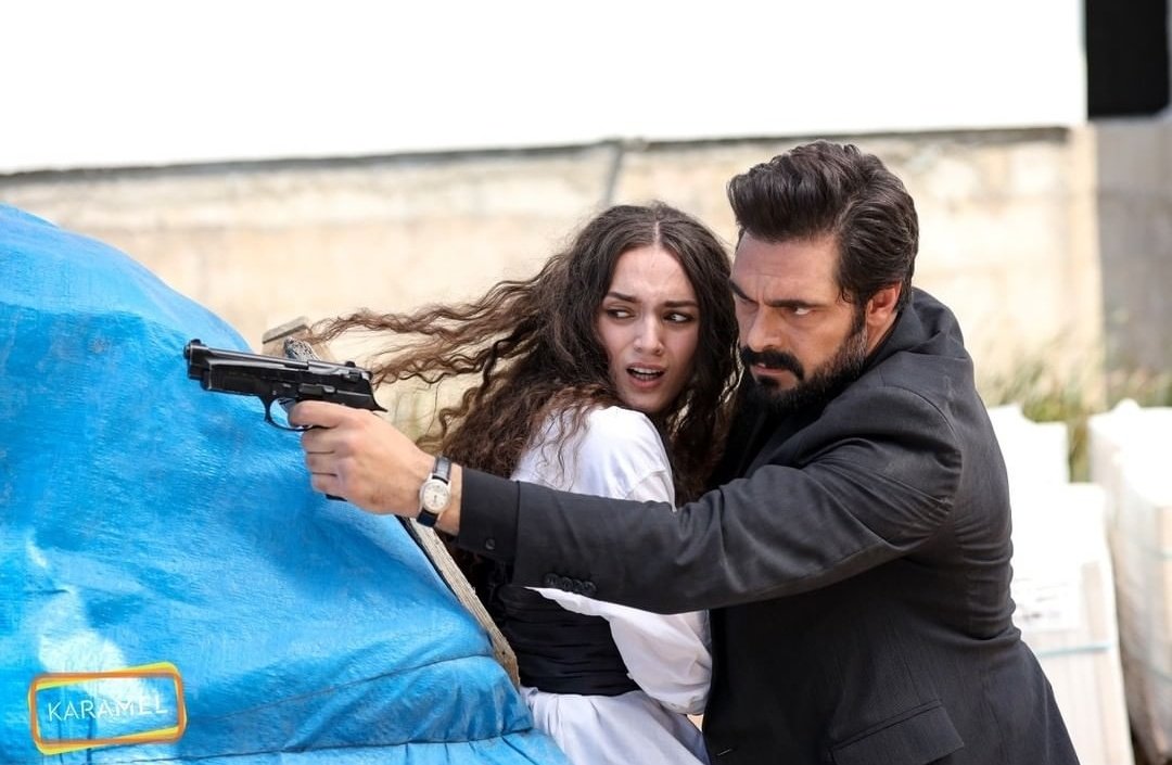 Ben bir şeylerle hissediyorum güzel şeyler mi geliyor aşk kokusu mu var havada 🙊🙉🔥

#HalilİbrahimCeyhan
#NanukaStambolishvili
#NanYam
#Emanet