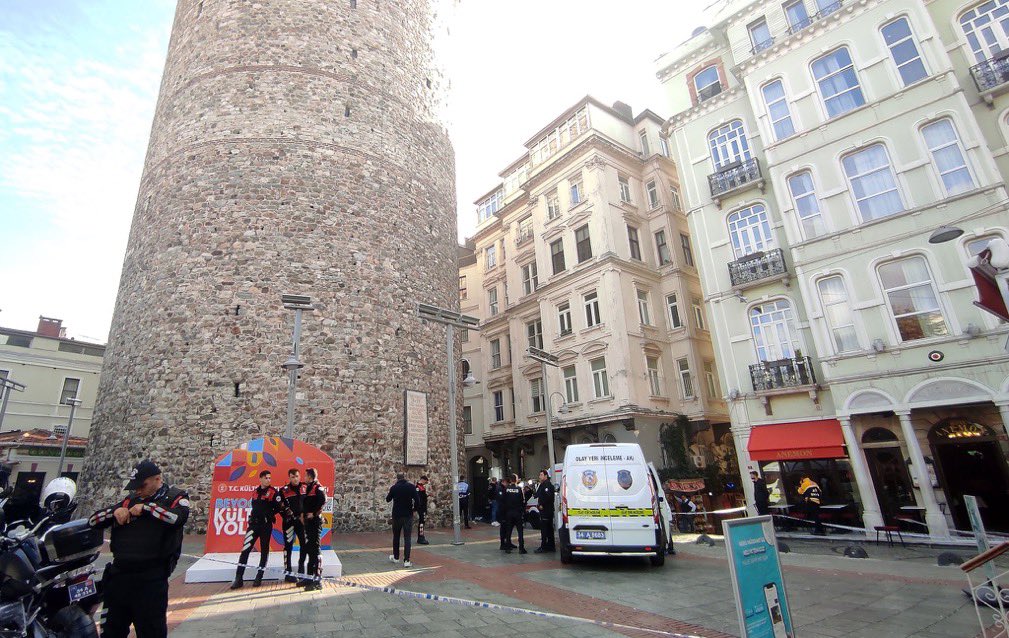 Aşk ile çıkılan Galata Kulesi intihar için çıkılır hale geldi.Ah be #GalataKulesi