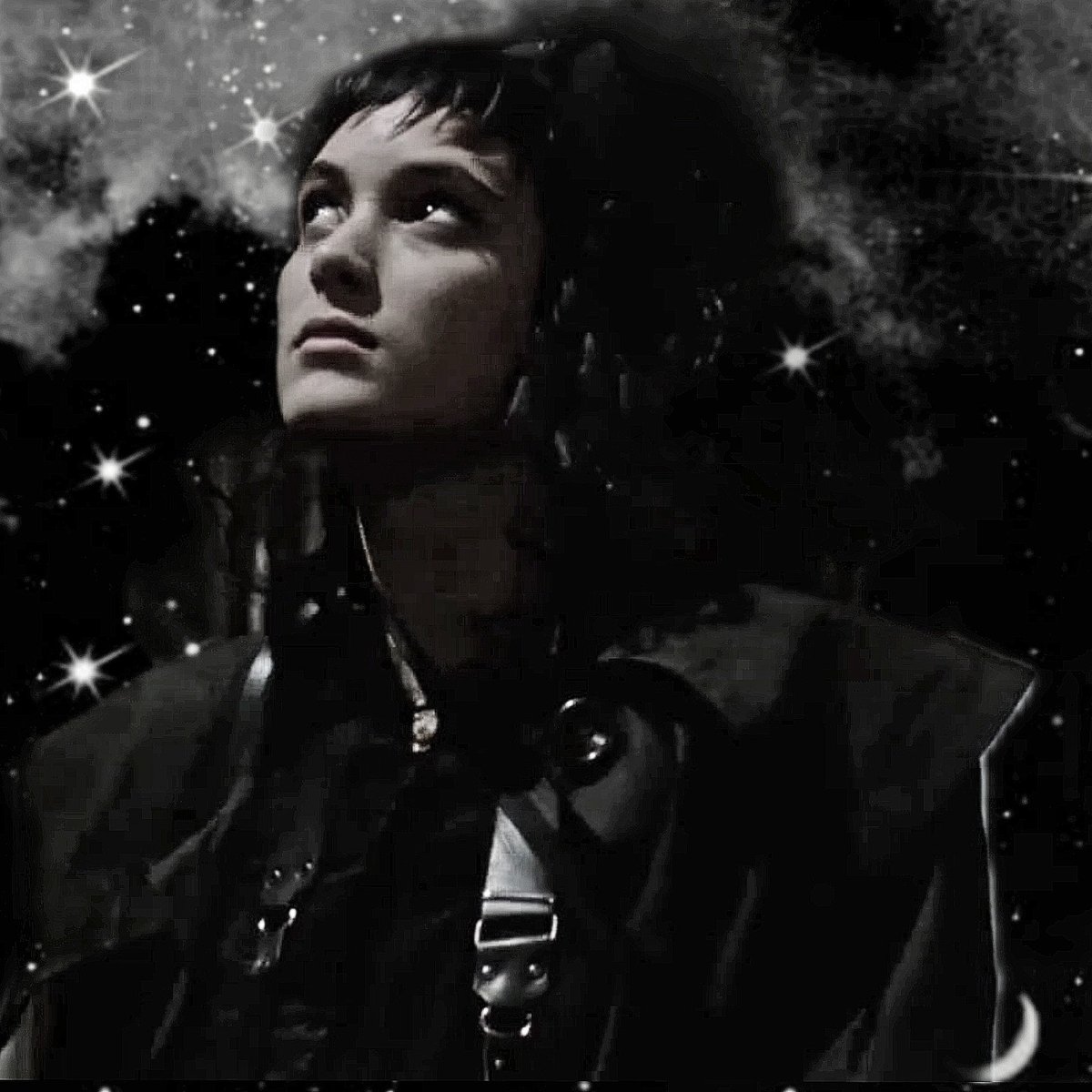 ☾𖦹 strange and unusual tweet media