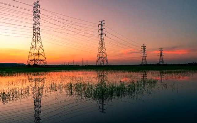 GridPoint's tweet image. "To truly decarbonize the U.S. energy grid, engaging w/ those SMB customers &amp;amp; leveraging capacity across these millions of buildings will be critical." @MarkDanzenbaker, CEO GridPoint shares on @EnergyCentral "Unlocking Overlooked Capacity @ The Grid Edge" bit.ly/3SSmQse