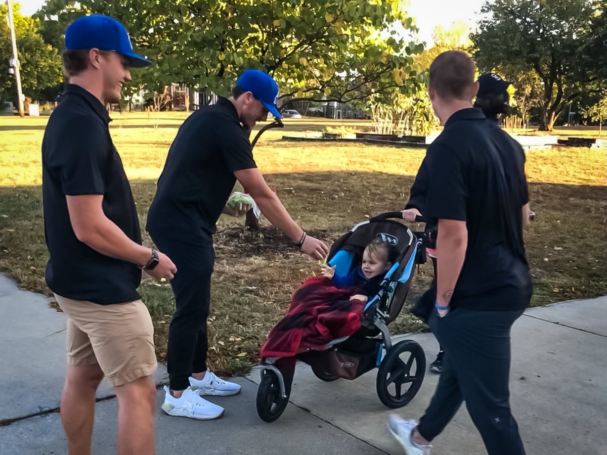 KUBaseball's tweet photo. Spent the morning greeting the students of Quail Run Elementary School! https://t.co/iv6t48UUlX