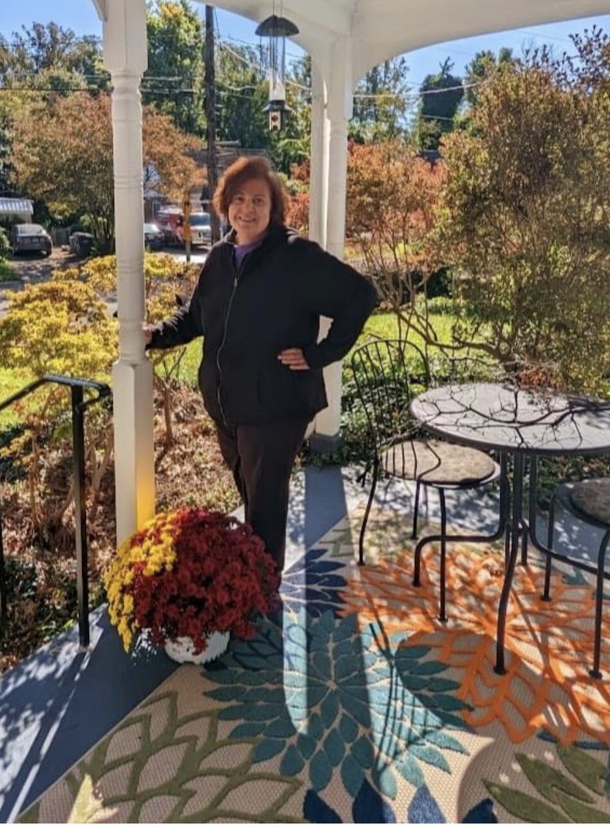 RedSonya1970's tweet photo. Down 100+ pounds. 

#IntermittentFasting #drinkwater #IntermittentFastingLifestyle 
#healthy #WorkinProgress https://t.co/jGE8g8QWG3