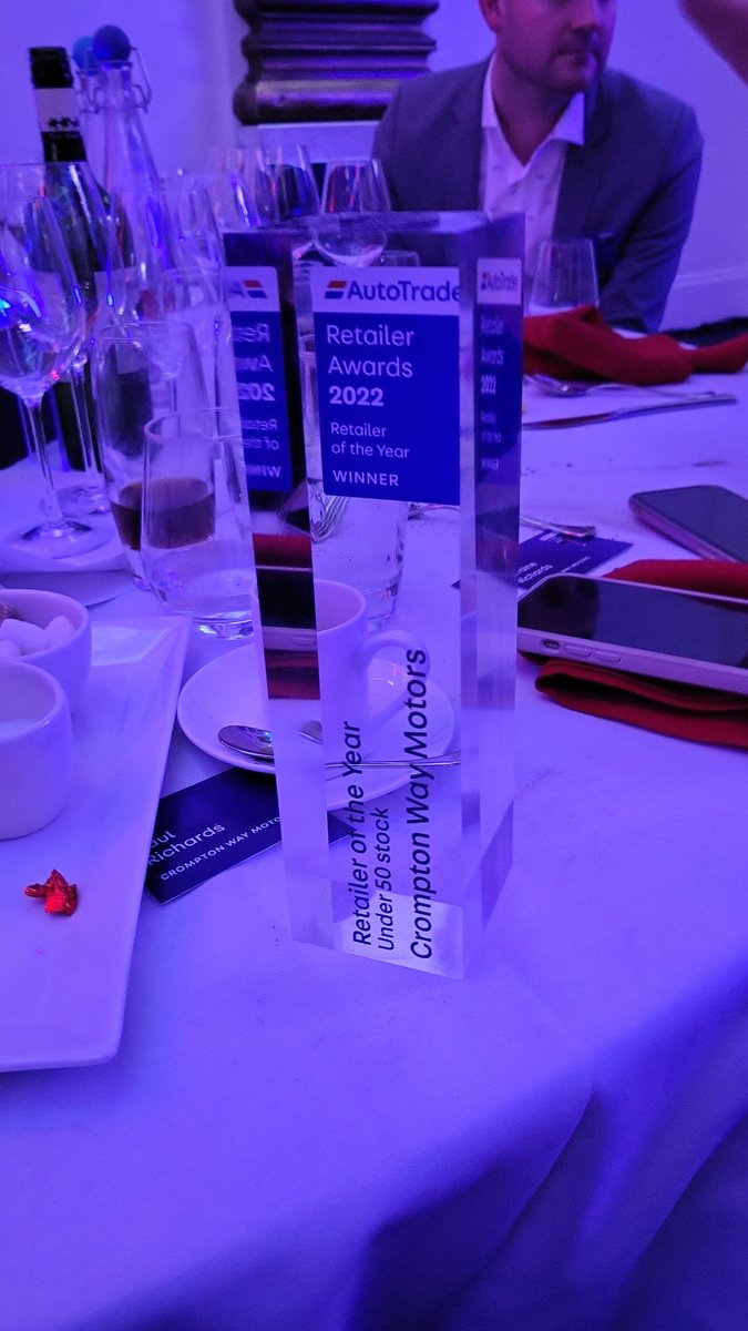 Not only on a table with birthday boy <a href="/MrRoryReid/">Rory Reid</a> (never mentioned it once), but also on a table with the Award Winning Retailer of the Year <a href="/CWMMOTORS/">Crompton Way Motors</a>! @AutoTrader_UK #ATAwards