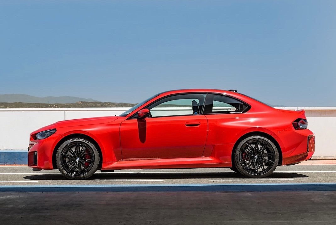 MonkeyMobil's tweet photo. 2023 BMW M2, twin-turbo straight-six makes 453 horses, price starts at $64,000💸 #monkeymobil #bmw #dolar #HARUTO https://t.co/xt1nQxpOZn