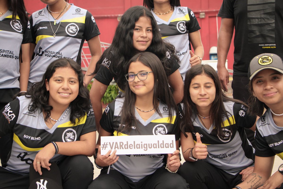 GolesValores's tweet image. Durante el Festival Super Liga Femenina las jugadoras de varios equipos apoyaron la campaña del #VARdelaigualdad en favor del fútbol femenino!
Tu también súmate, porque el fútbol femenino merece más, mucho más! 
#EducaresGanar #EducarconValores