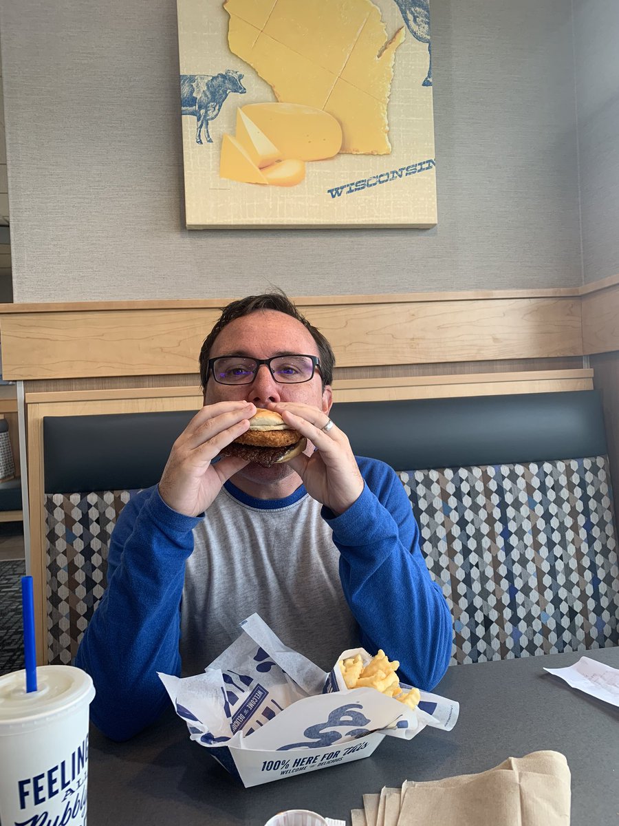 haydenforwi's tweet image. We all have our priorities.  Today mine was getting to @culvers by 10 to get a curderburger.  It did not disappoint.

##WisconsinValues
