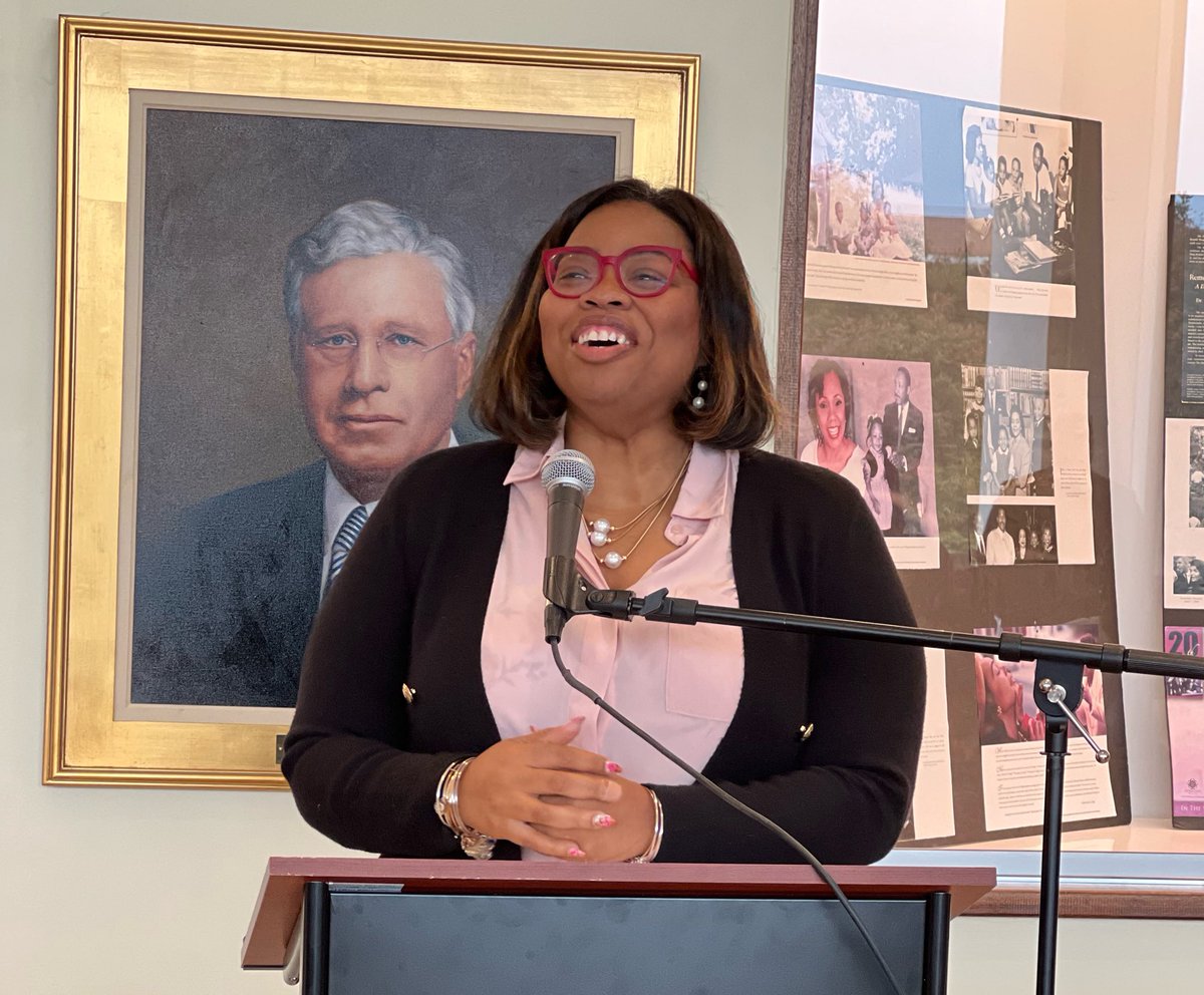 Morehouse's tweet photo. There are some “pulpits” that you are underestimating. There are people who will never step foot in a church again because they were broken by it, but you can still give them the gospel. - @CandiceBenbow at @morehousechapel https://t.co/dGEO4gswe3