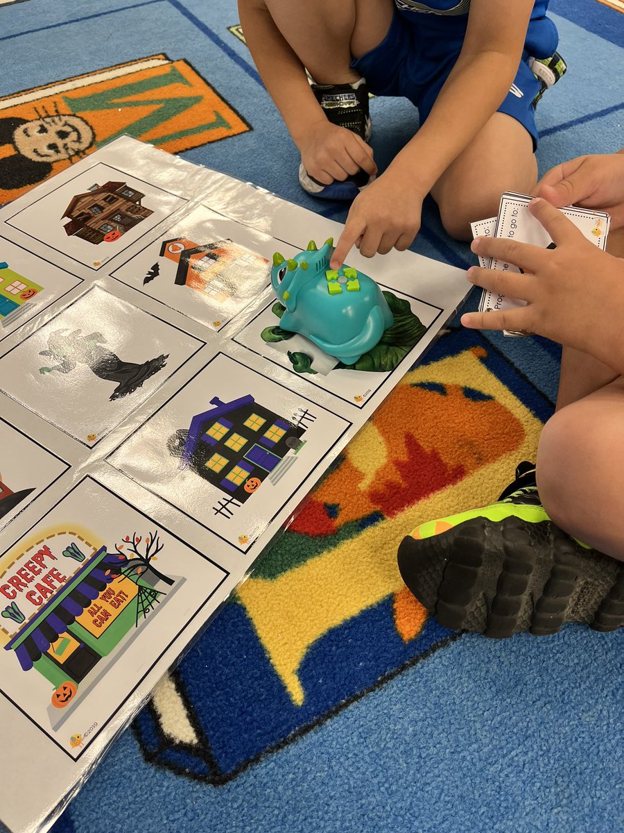 pattonsposts's tweet photo. So much fun with @ABETerrapins kindergarten this morning watching students program BeeBots in the library!🐝 https://t.co/d4gh7druMq