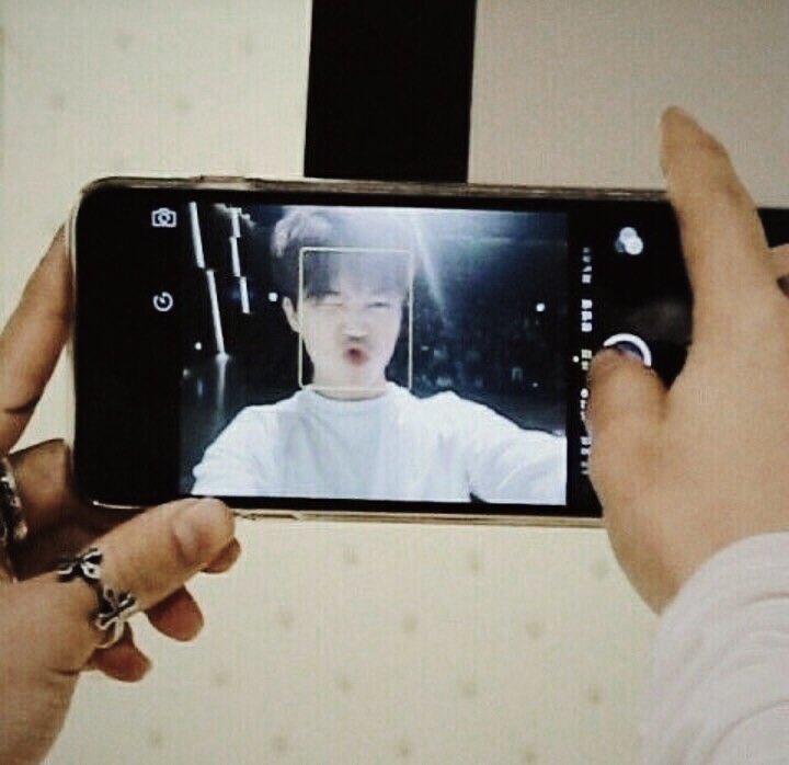 bwiwiss's tweet photo. :: «я такой человек, которому нравится, когда его любят.» — jimin. https://t.co/XVi39hBqmd