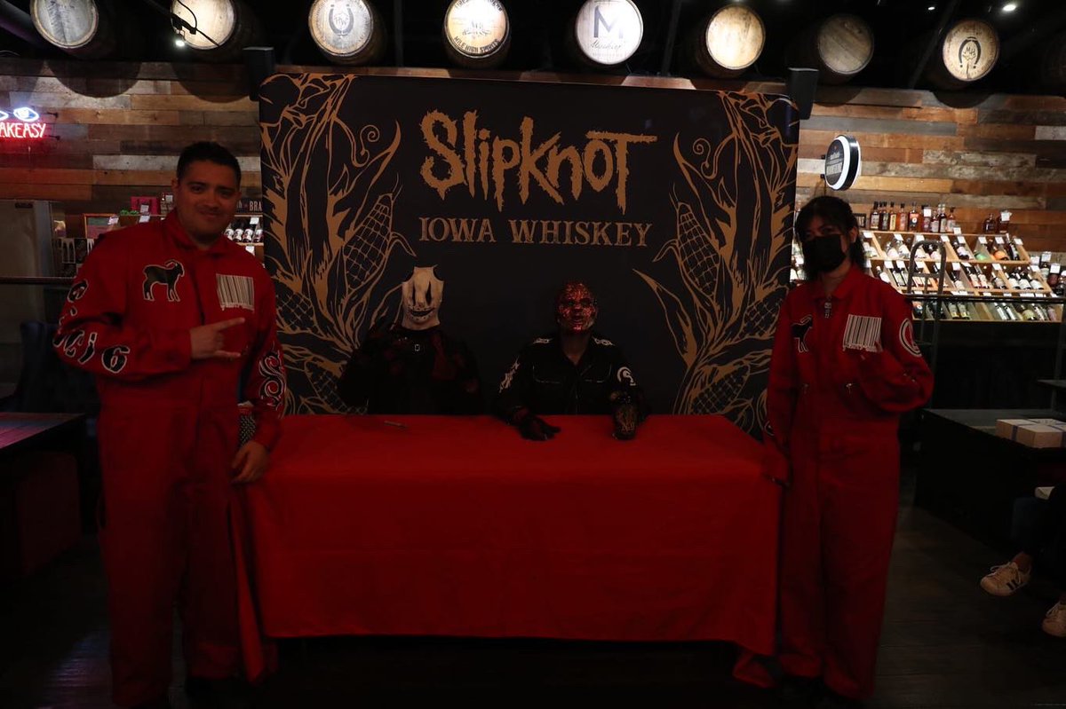 RANCHO SANTA MARGARITA, CA - Thanks for coming out to our last #SlipknotWhiskey bottle signing of @KFRoadshow! Download your pictures now at Knotfest.com