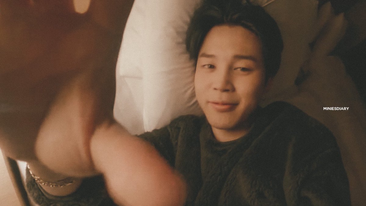 chimback_jm's tweet photo. Happy birthday jiminn 🥰💜 we love youuuu stay healthy  💗 https://t.co/HKTLdS7goJ
