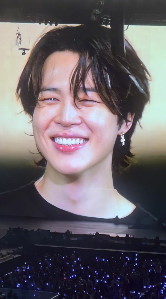 hobithviess's tweet photo. ily my love,,happiness suits him the most🥹❤️‍🩹
#HappyJiminDay
#OurBelovedJimin
#AngelofOctober
#1013Blessing
#27YearsofSerendipity
#EternalLightJimin
#CutieSexyLovelyJimin
#MiracleVoiceJimin
#StageKingJimin
#LegendMakerJimin https://t.co/6hsdhTeq8K