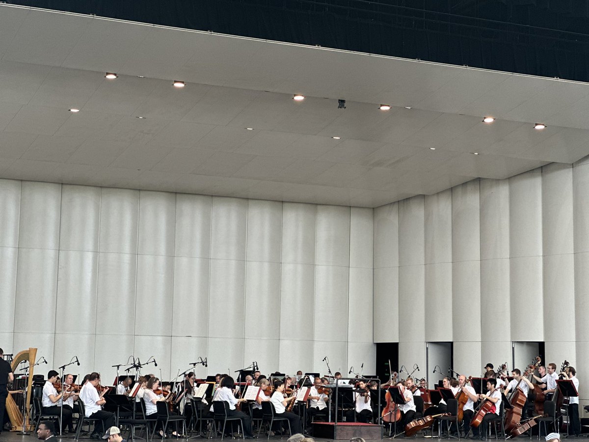 MayMusicTES's tweet photo. Excited to see the @HoustonSymphony for the @SpringISD Fifth Grade Fine Arts Day! @Joerclark @dlandgre #SpringISD #SpringISDPVA https://t.co/k4Xrg9vjgv