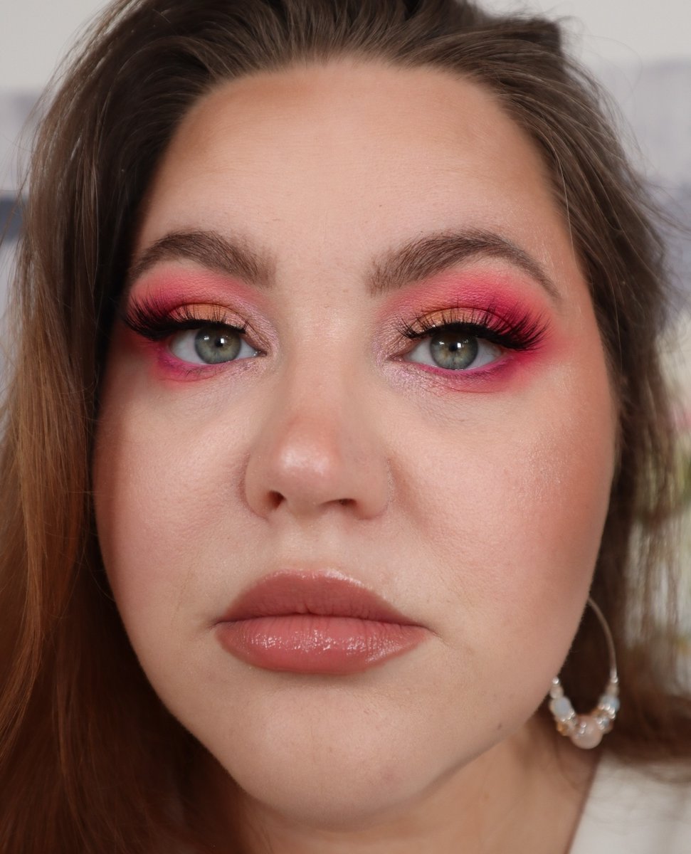 Nikki_Helena87's tweet photo. One of my favorite looks with the @beautybaycom New Mood palette
#nikkihelena #makeup #makeupobsession #makeupproduct #makeupismylife #colorfulmakeup #colorfulmakeuplook #mua #muamafia #makeupaccount #beautybay #newmood https://t.co/sggPbZfo5P