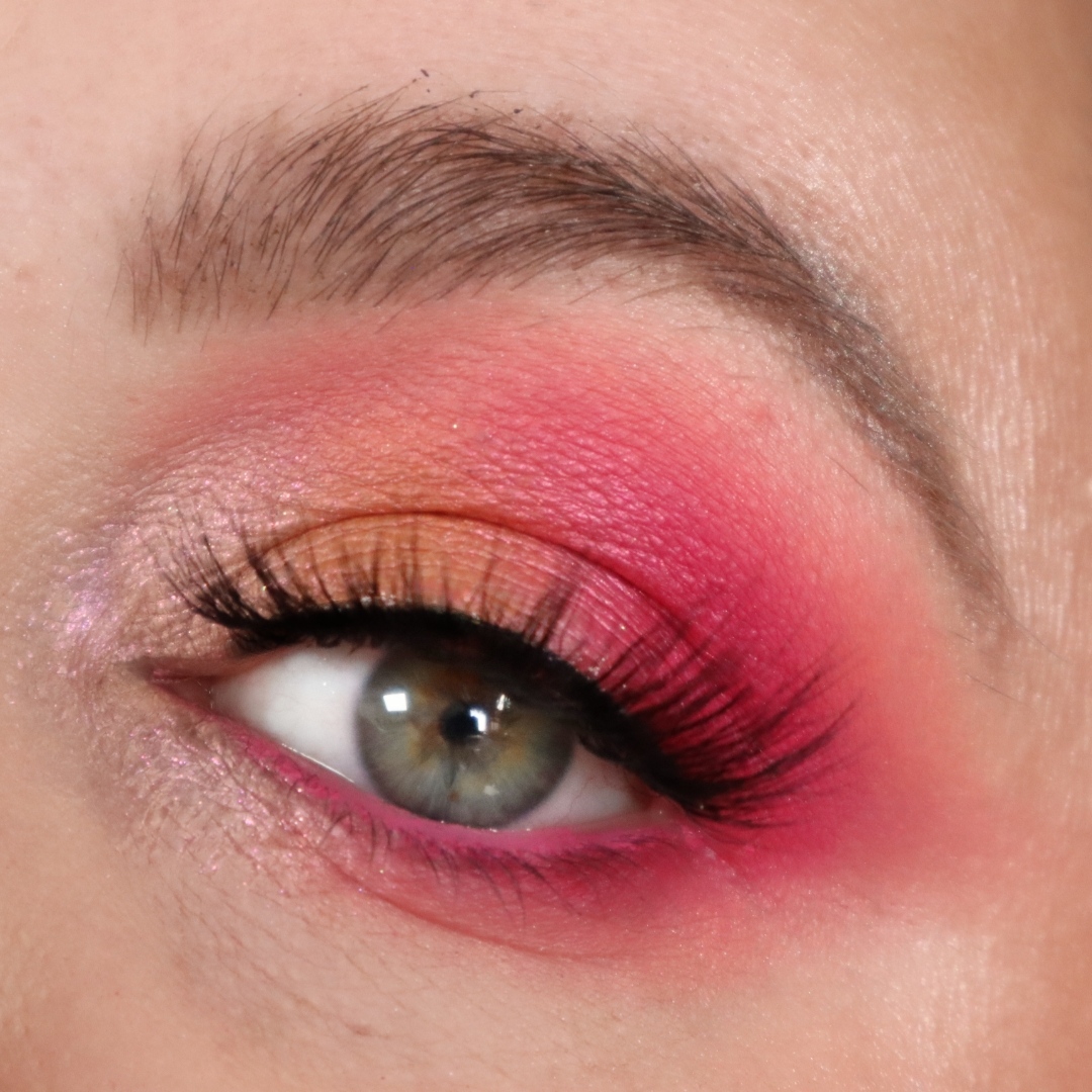 Nikki_Helena87's tweet photo. One of my favorite looks with the @beautybaycom New Mood palette
#nikkihelena #makeup #makeupobsession #makeupproduct #makeupismylife #colorfulmakeup #colorfulmakeuplook #mua #muamafia #makeupaccount #beautybay #newmood https://t.co/sggPbZfo5P