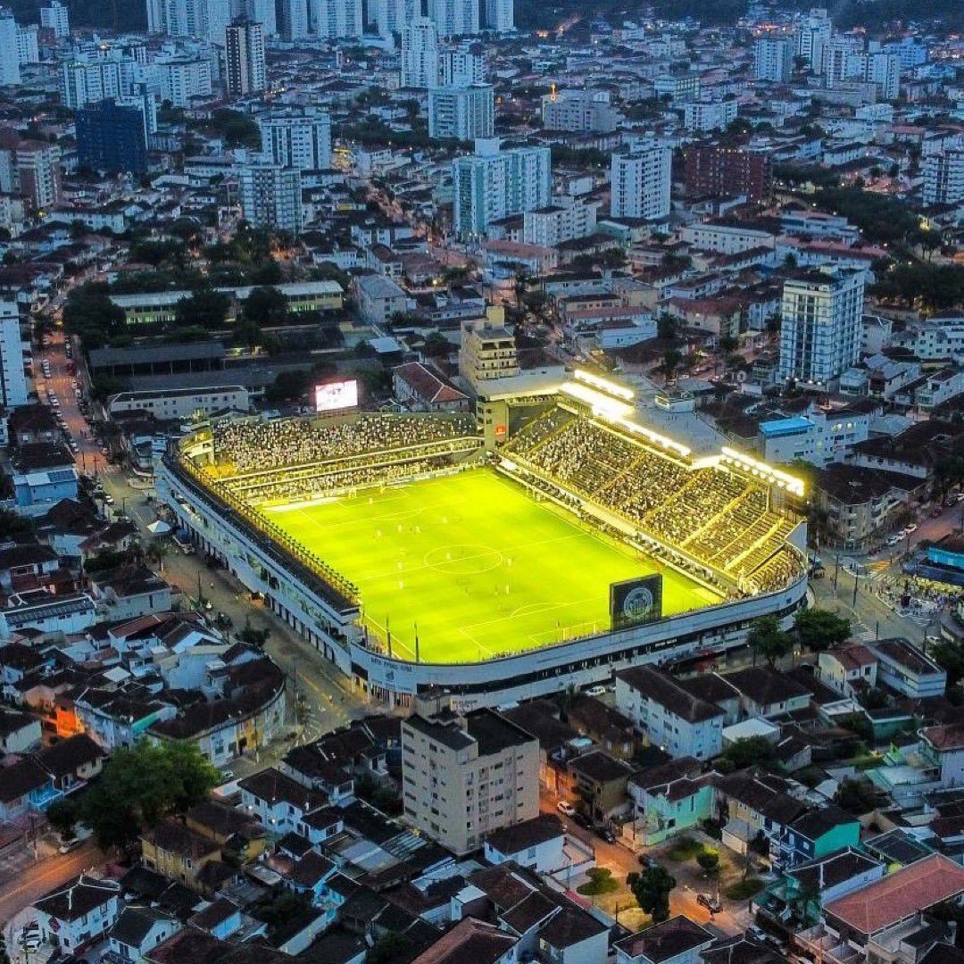 AndresRueda_sfc's tweet photo. Parabéns Vila Belmiro!
Viva o Santos!

#vilabelmiro106 
#santosfc #vilabelmiro #estadiourbanocaldeira https://t.co/dKX1mSSVEY