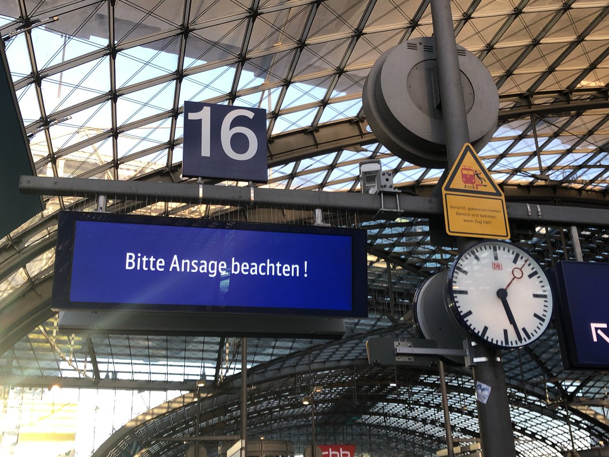 <a href="/bahn/">Die Bahn</a> <a href="/DB_Bahn/">Deutsche Bahn Personenverkehr</a> keine #Barrierefreiheit <a href="/BVG_Unternehmen/">Berliner Verkehrsbetriebe (BVG)</a> <a href="/BVG_Durchsagen/">BVG-Durchsagen</a> #gebärdensprache <a href="/gehoerlosenbund/">Deutscher Gehörlosen-Bund e.V.</a> #gehörlos