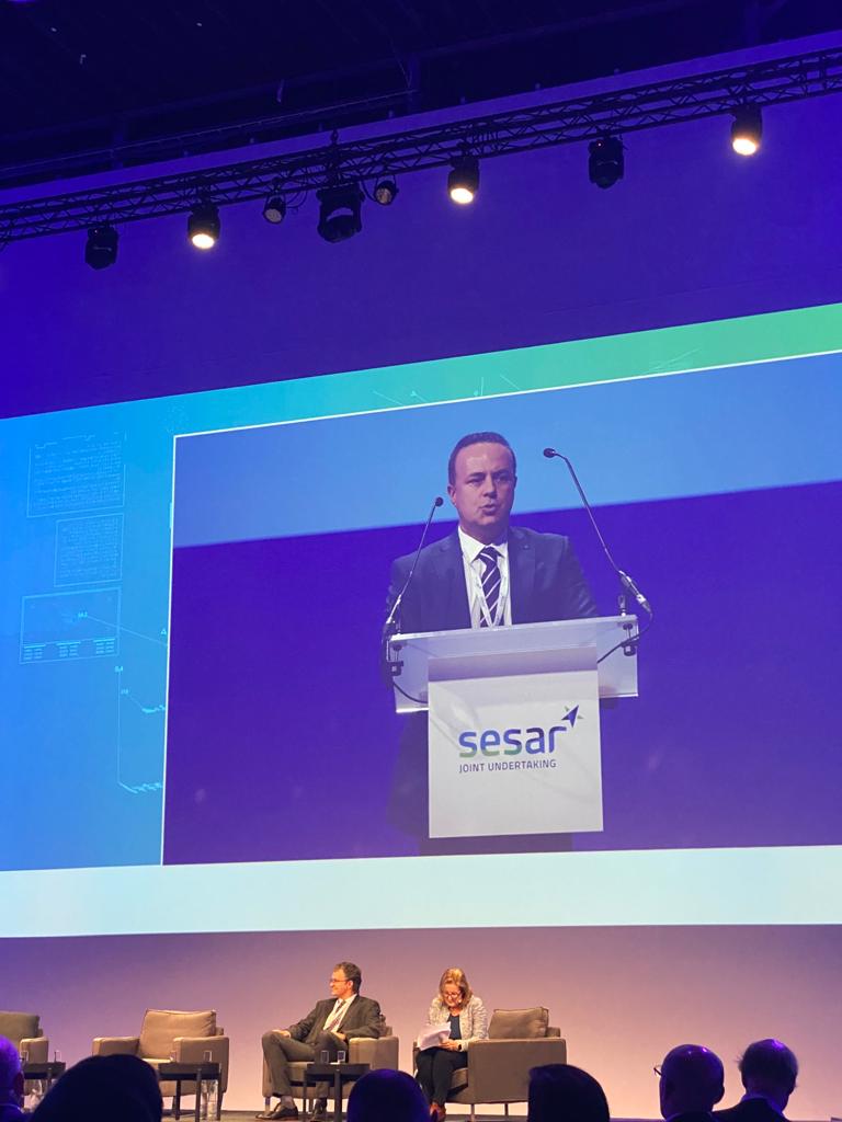 U-space ICARUS (@uspaceicarus) on Twitter photo Today we joined the <a href="/SESAR_JU/">SESAR JU🇪🇺✈️</a> Annual Conference in Brussels.
Alberto Mennella explained the Common Altitude Reference System proposed by ICARUS. Today we joined the <a href="/SESAR_JU/">SESAR JU🇪🇺✈️</a> Annual Conference in Brussels.
Alberto Mennella explained the Common Altitude Reference System proposed by ICARUS.