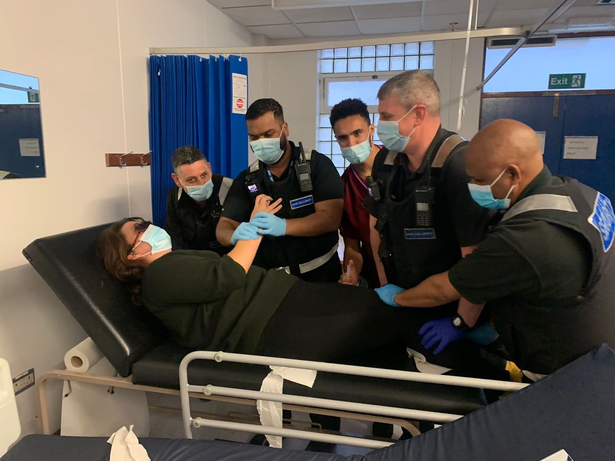 Leeds ED Sim (@leedsedsim) on Twitter photo A great simulation today around Rapid Tranquillisation in Acute Behavioural Disturbance . Thanks to <a href="/dafyddbhj/">Dafydd Hammond-Jones</a> , <a href="/MyiED/">Leeds Emergency Departments</a> and the security team for enabling a beneficial testing of our policies.
*patient being played by an ‘actor’* A great simulation today around Rapid Tranquillisation in Acute Behavioural Disturbance . Thanks to <a href="/dafyddbhj/">Dafydd Hammond-Jones</a> , <a href="/MyiED/">Leeds Emergency Departments</a> and the security team for enabling a beneficial testing of our policies.
*patient being played by an ‘actor’*